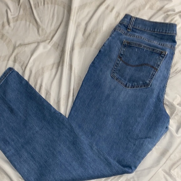 Cute jeans. Mid rise. - Picture 3 of 5